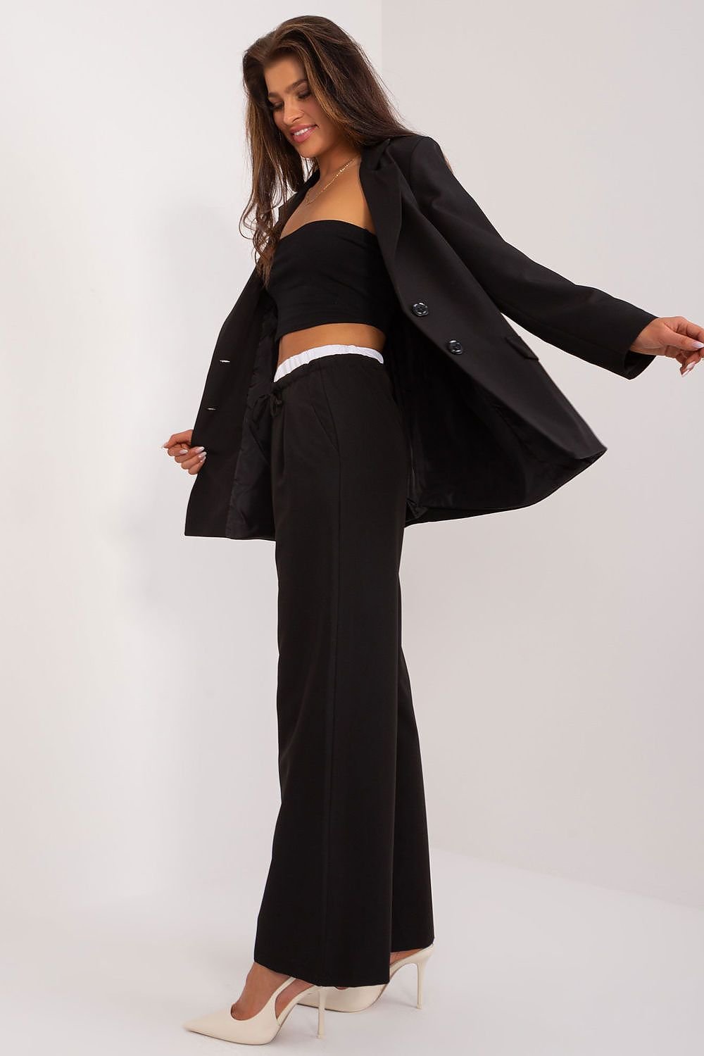 Women trousers model 196178 Italy Moda