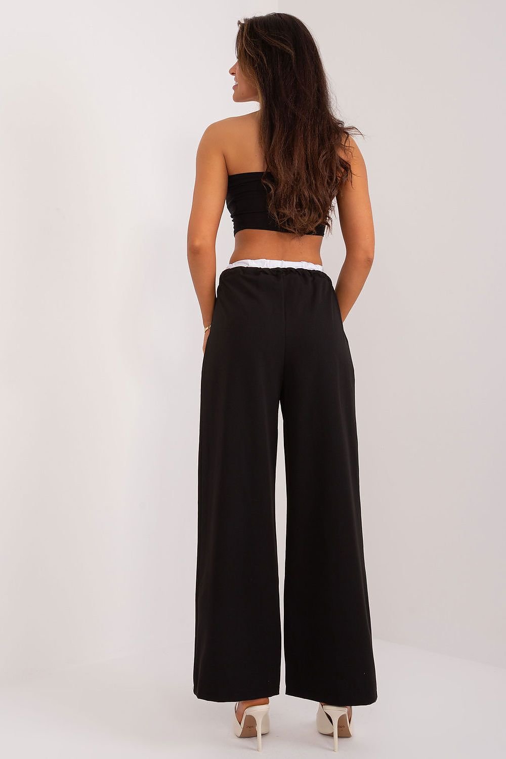 Women trousers model 196178 Italy Moda