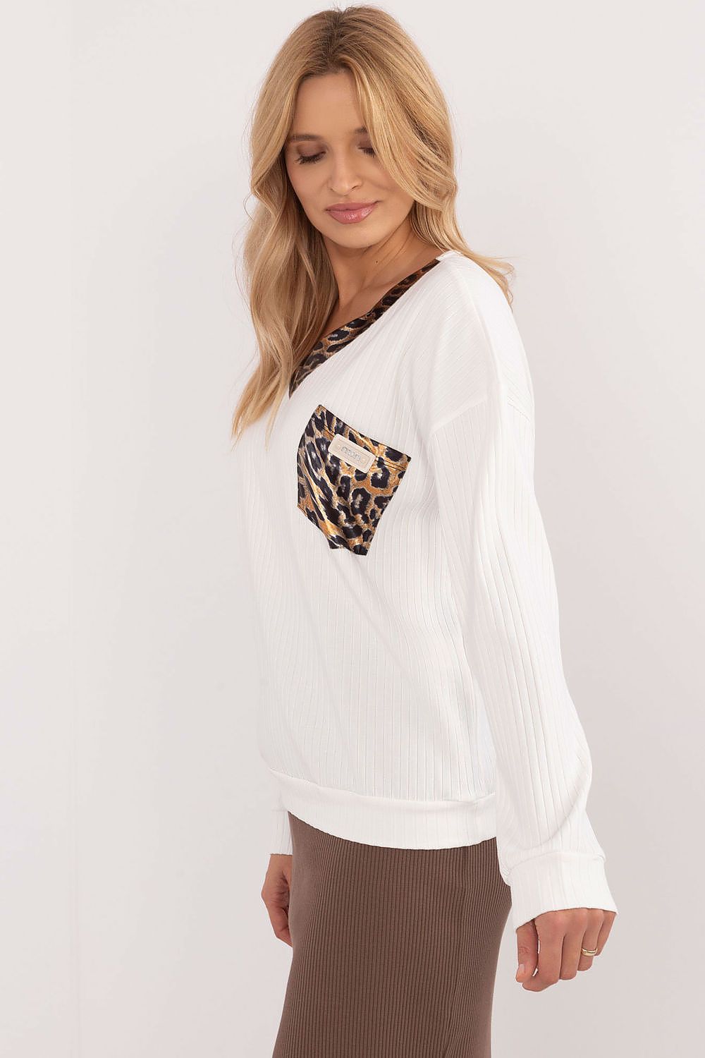 Blouse model 202795 Relevance